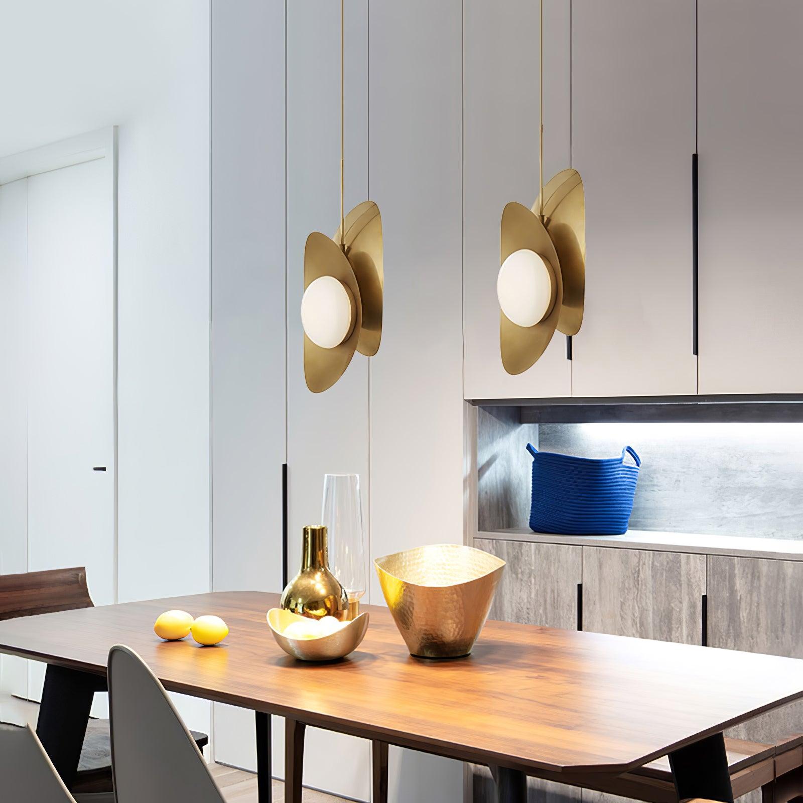 Golden Petal Pendant Lamp - Lumpaz