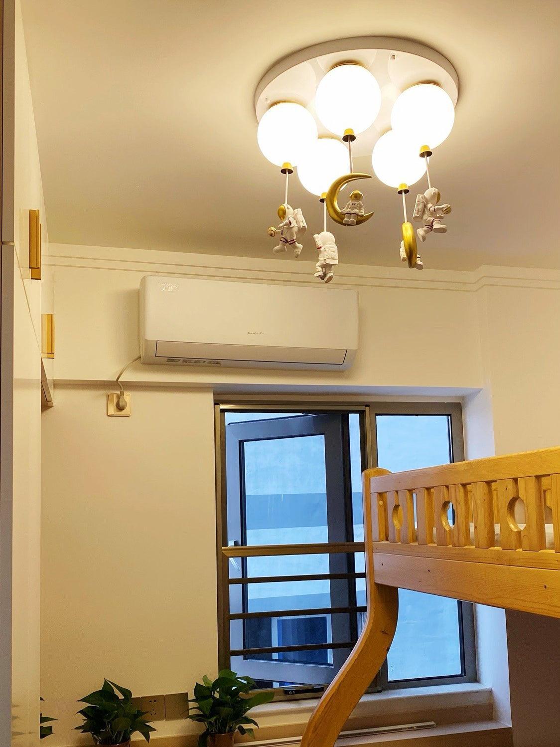 Astronaut Glossy Balloon Ceiling Lamp - Lumpaz