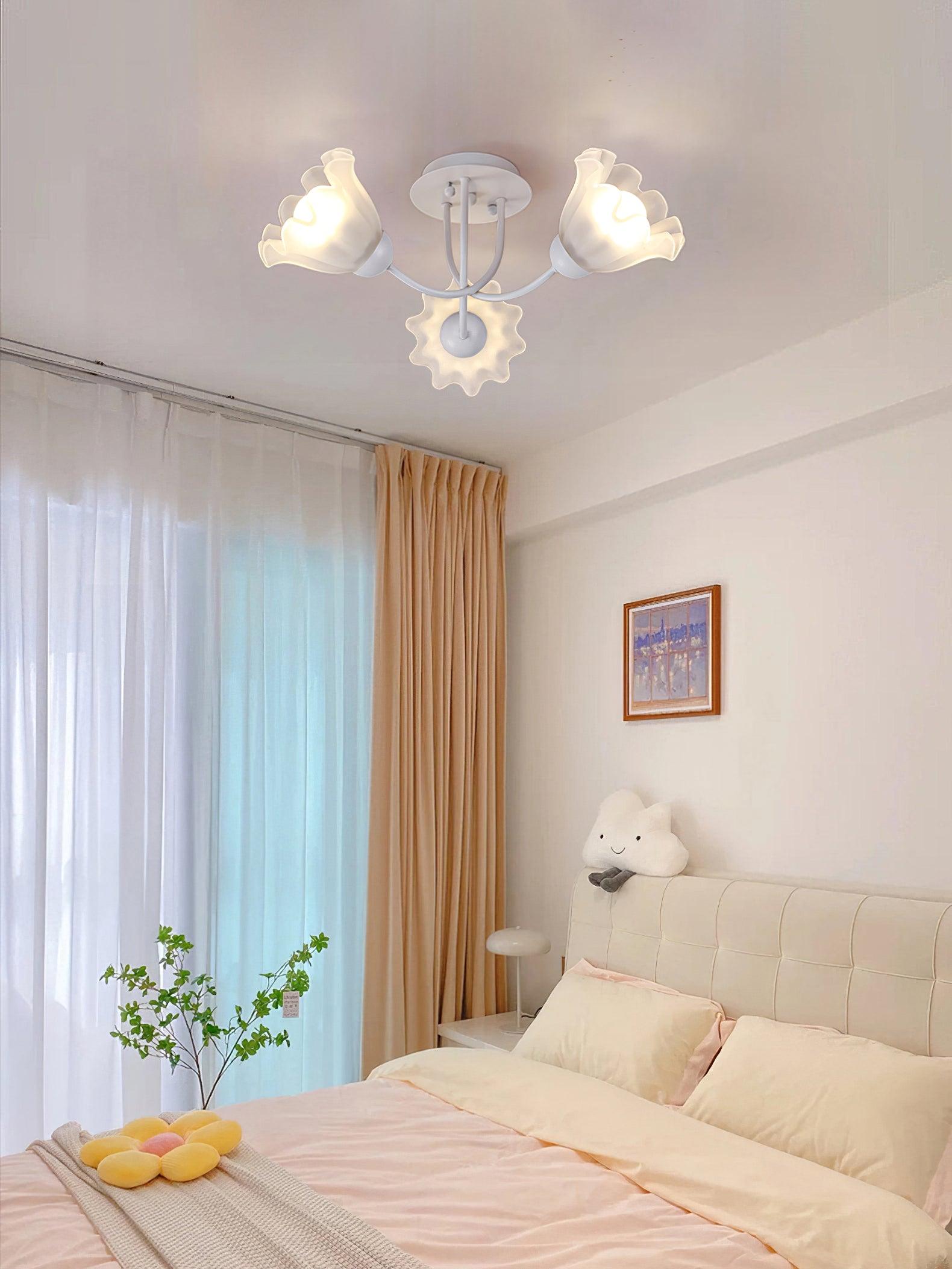 Floral Sculpted Ceiling Lamp - Lumpaz