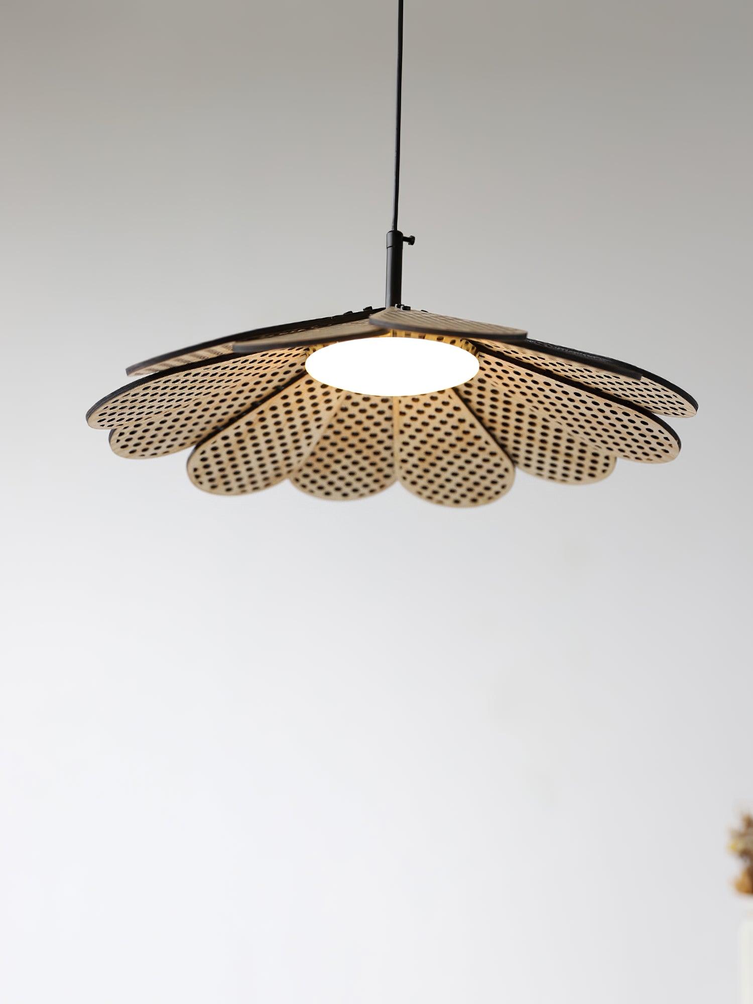 Hollyhock Pendant Light - Lumpaz