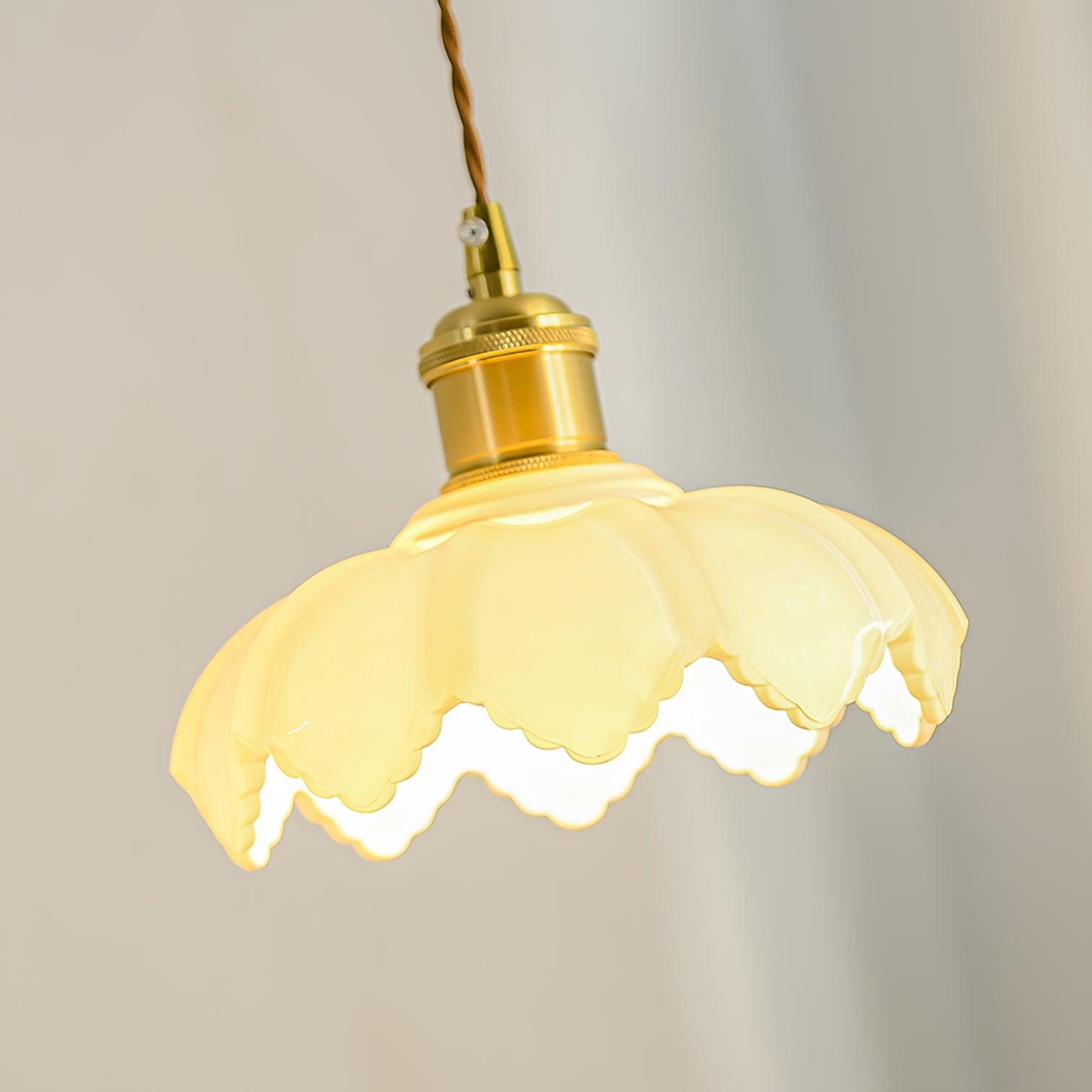 French Petal Pendant Light - Lumpaz