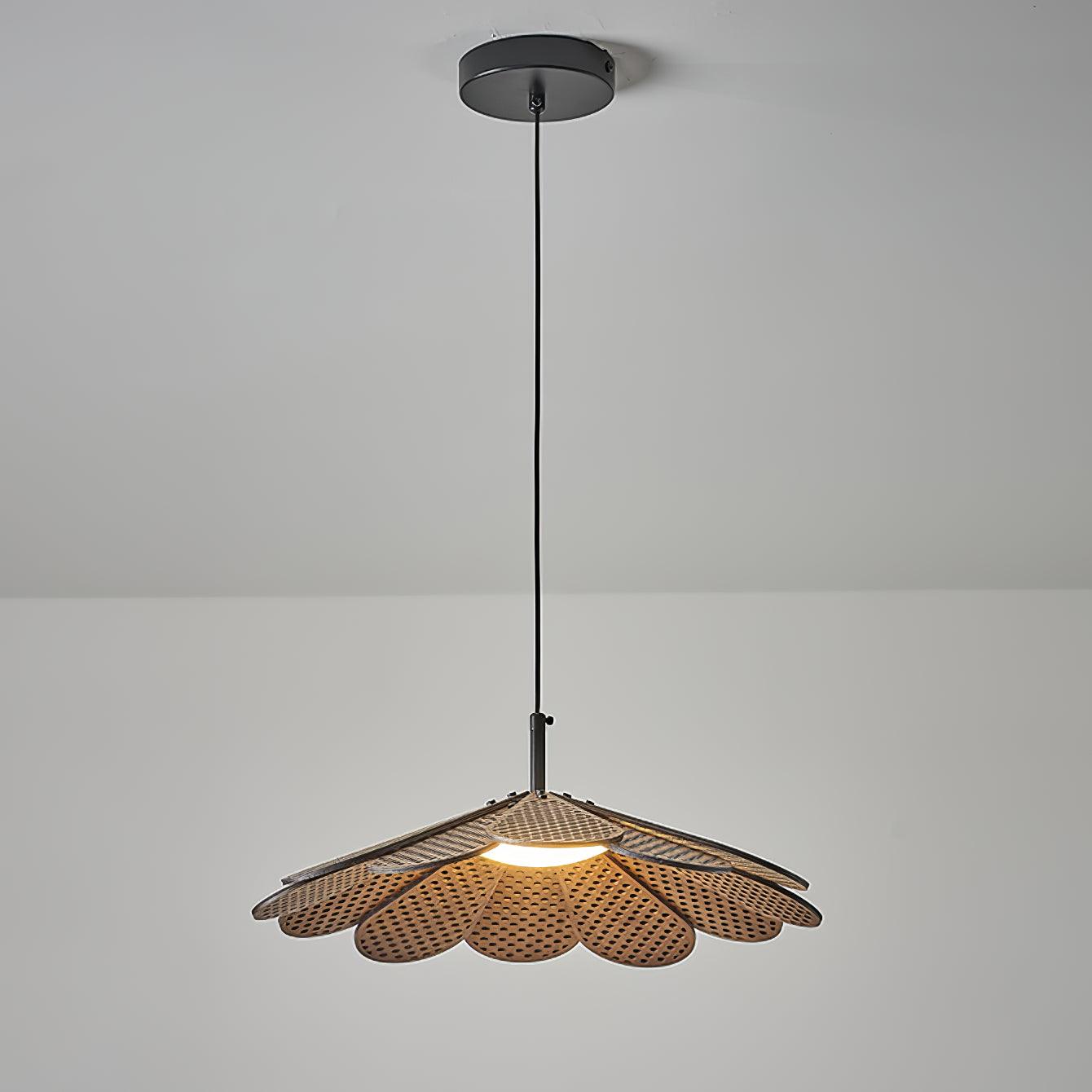Hollyhock Pendant Light - Lumpaz