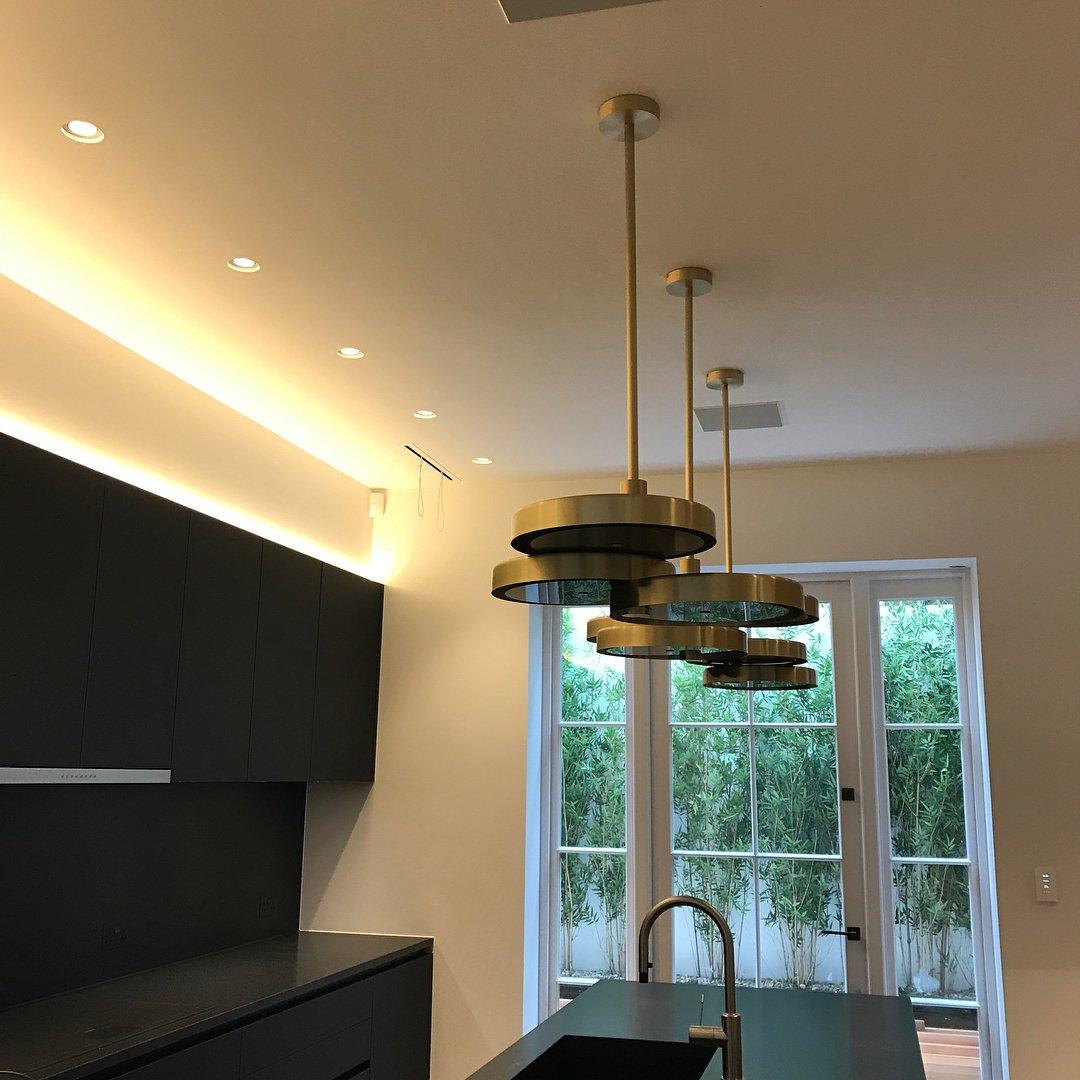 Triarc Pendant Light - Lumpaz