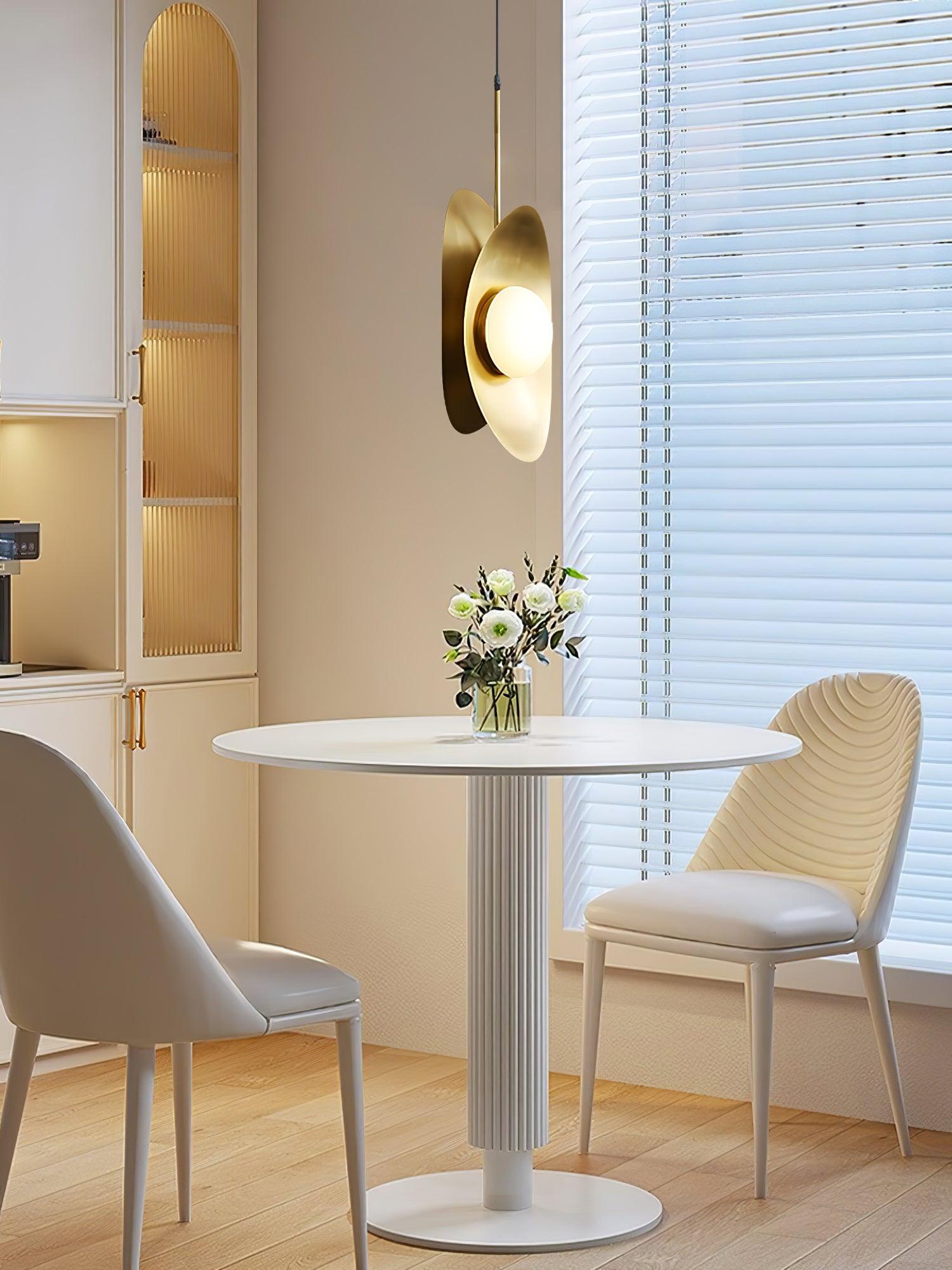 Golden Petal Pendant Lamp - Lumpaz