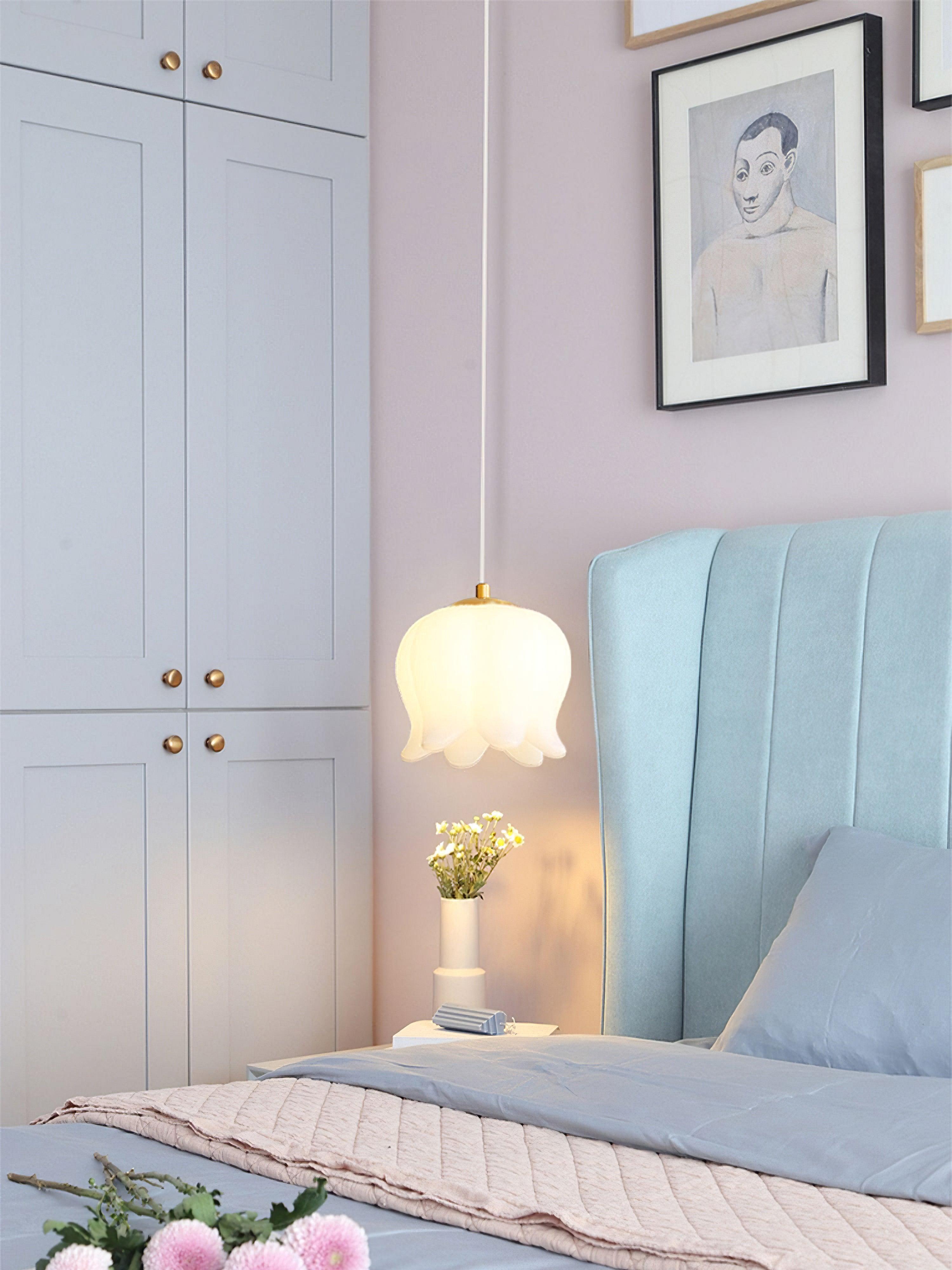 Elegant Floral Pendant Light - Lumpaz