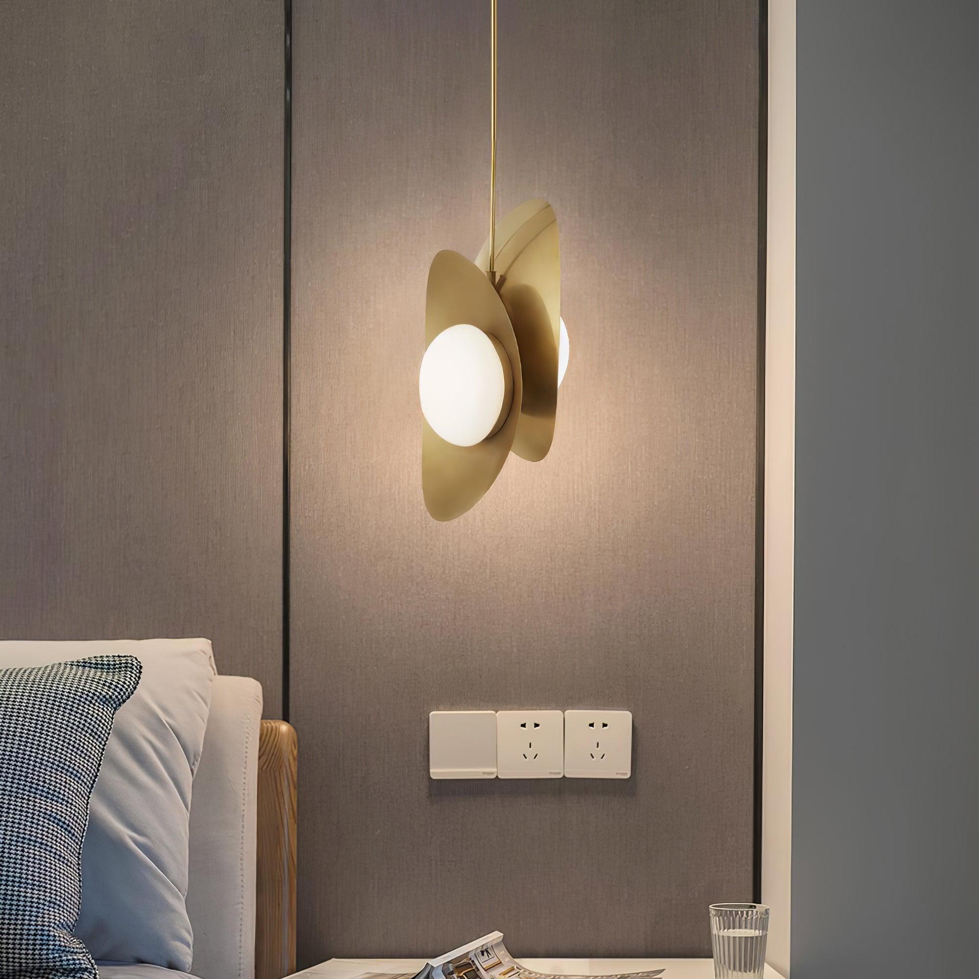 Golden Petal Pendant Lamp - Lumpaz