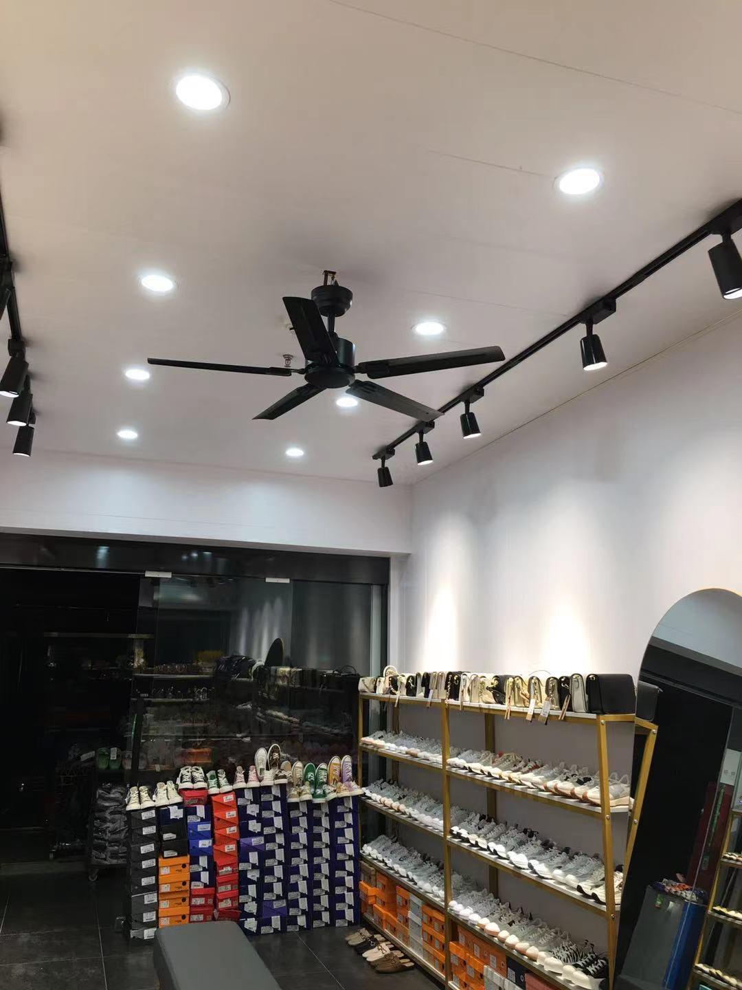 Rozzen Ceiling Fan 52″ - Lumpaz