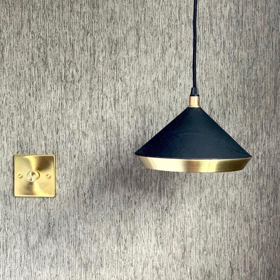 Shear Pendant Light - Lumpaz