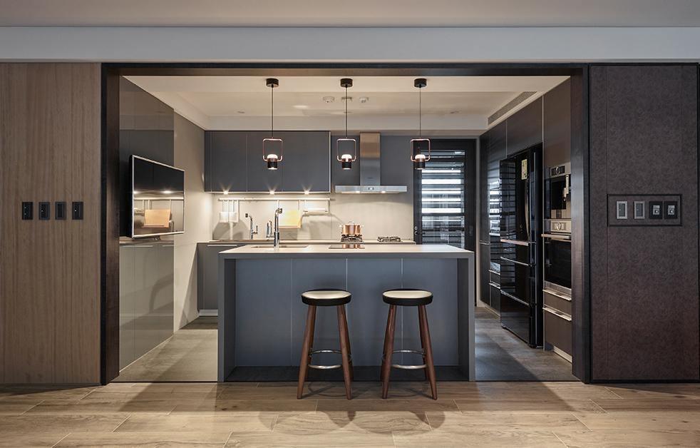 Adjustable Glass Pendant Light - Lumpaz