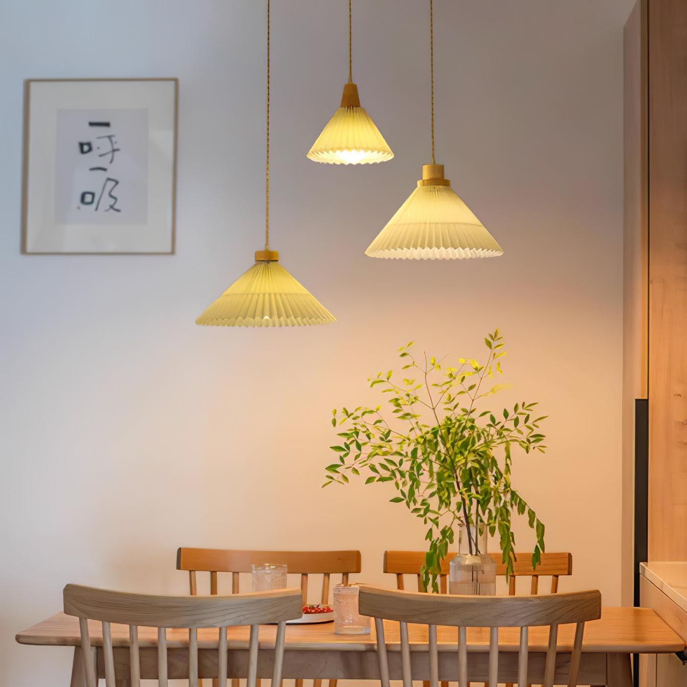 Pleated Wooden Pendant Light - Lumpaz