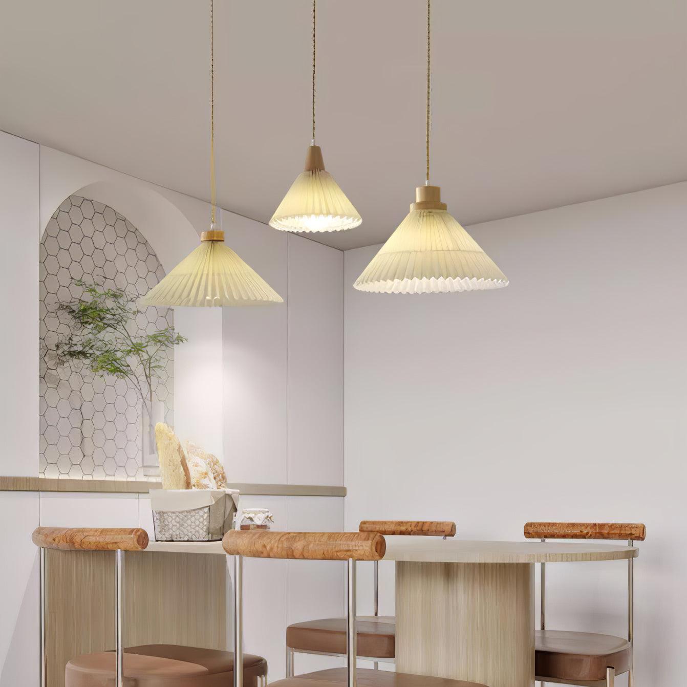 Pleated Wooden Pendant Light - Lumpaz
