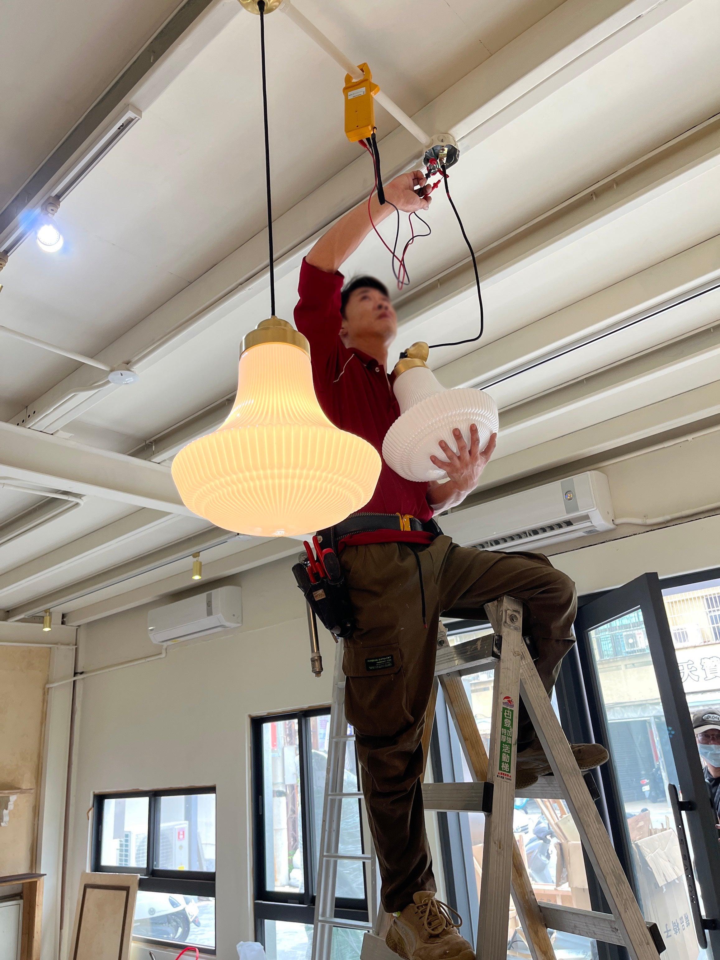 Schoolhouse Pendant Light - Lumpaz