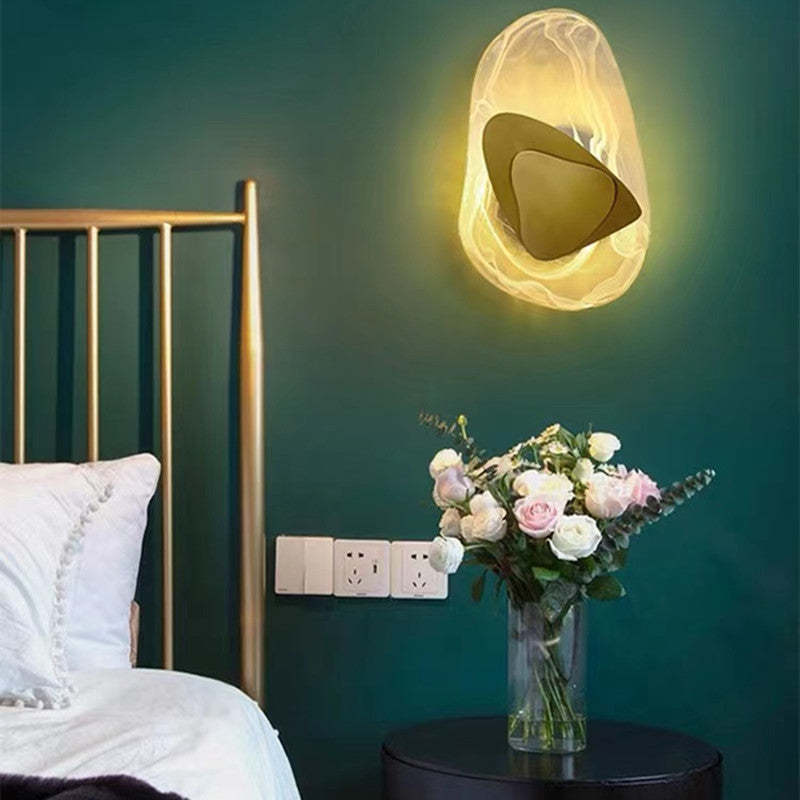 Chan Art Deco Irregular Metal/Acrylic Wall Lamp, Black/Gold - Lumpaz
