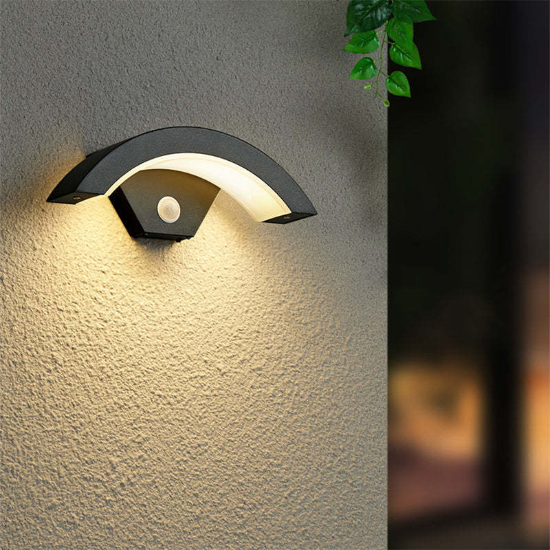 Orr Nordic Arc Metal LED Outdoor Wall Lamp, Black - Lumpaz