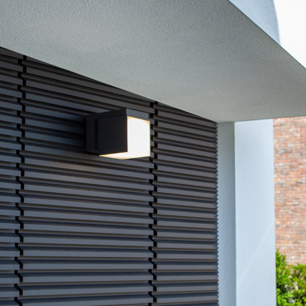 Orr Modern Geometry Rotatable Metal/Acrylic Outdoor Waterproof Wall Lamp, Black - Lumpaz