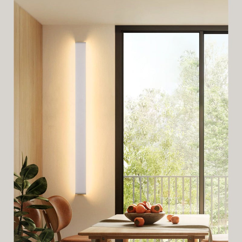 Edge Minimalist Wall Lamp, Black/White - Lumpaz