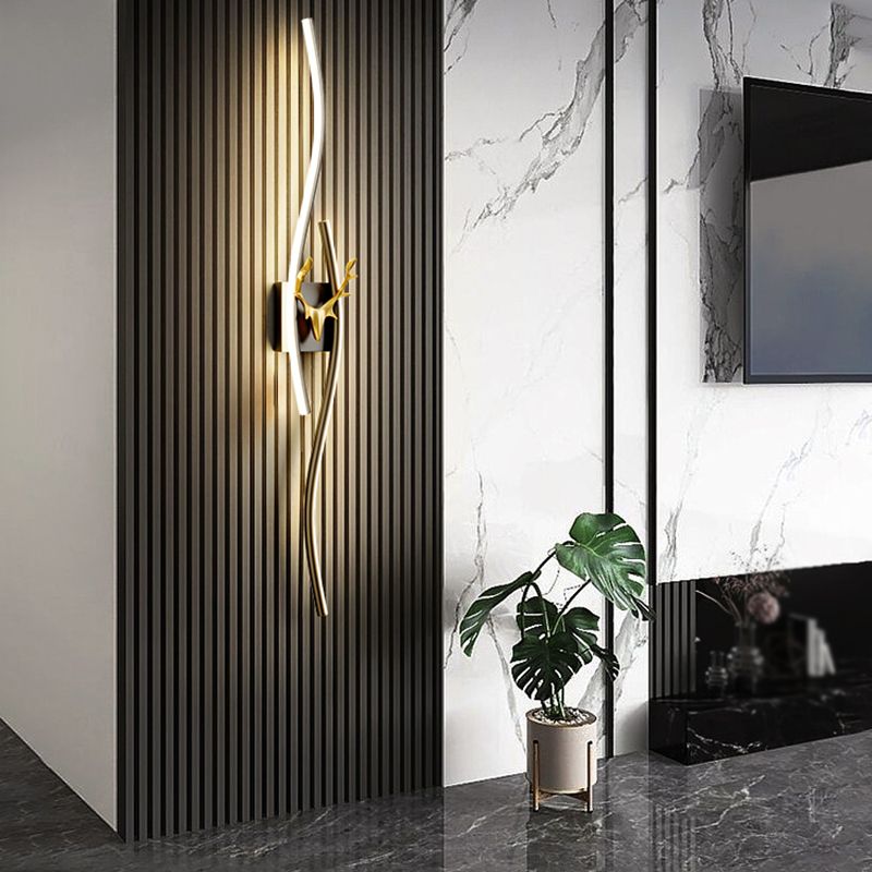 Alana Modern Linear Metal Vanity LED Wall Lamp, Black/Gold - Lumpaz