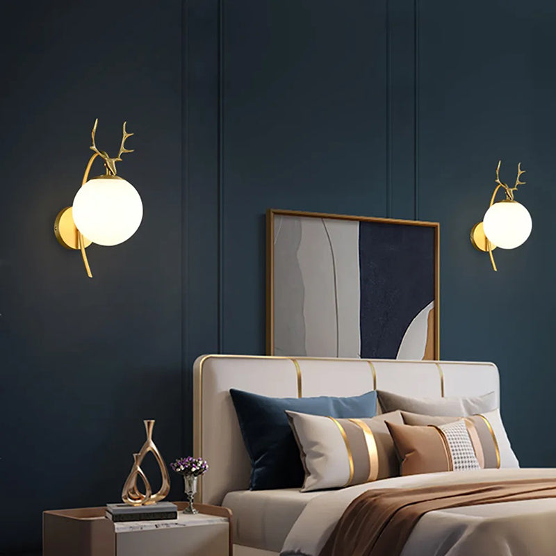 Valentina Modern Art-Deco Deer Bedside Wall Lamp, Black/Gold - Lumpaz
