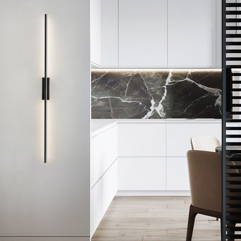 Edge Modern Linear Metal&Acrylic Bedroom Wall Lamp, Black/Brass - Lumpaz