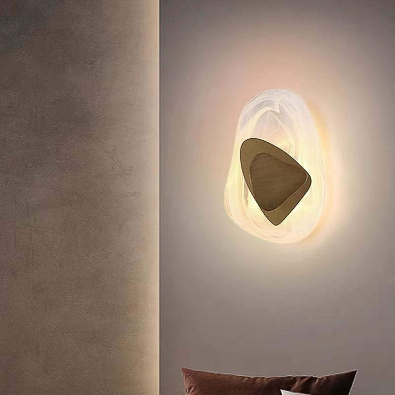 Chan Art Deco Irregular Metal/Acrylic Wall Lamp, Black/Gold - Lumpaz