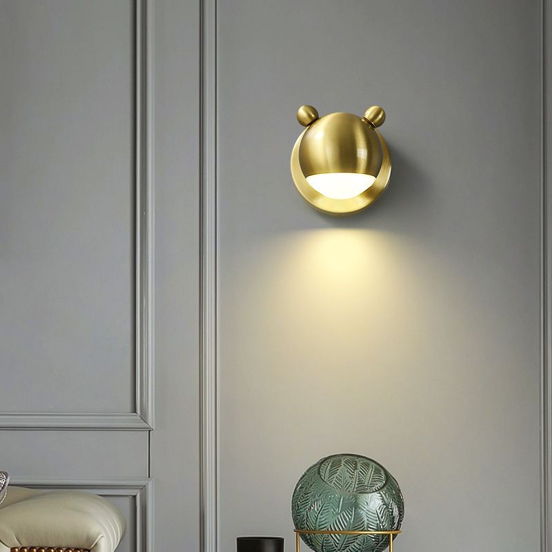 Leigh Modern Animal Globe Metal Vanity Wall Light, Gold, Bedroom - Lumpaz