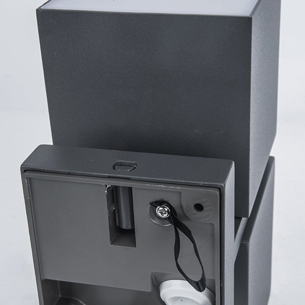 Orr Modern Geometry Rotatable Metal/Acrylic Outdoor Waterproof Wall Lamp, Black - Lumpaz