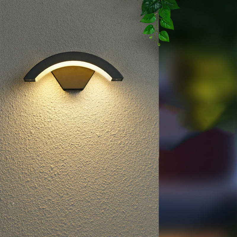 Orr Nordic Arc Metal LED Outdoor Wall Lamp, Black - Lumpaz
