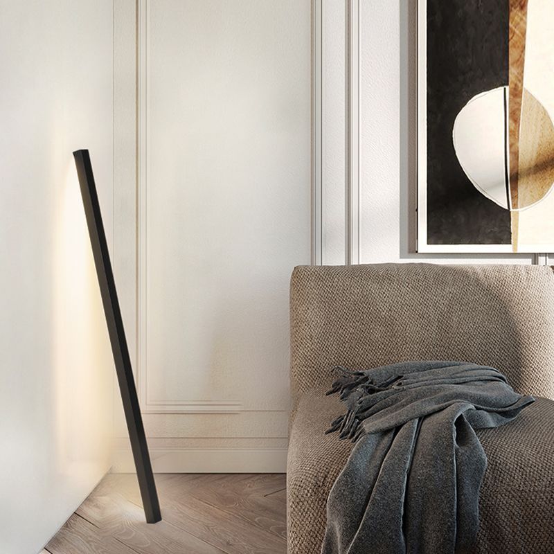 Edge Minimalist Linear Metal Floor Lamp, Black/Gold, Living Room - Lumpaz