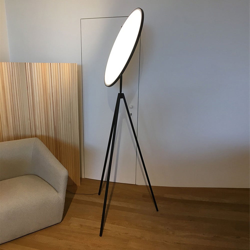 Salgado Modern Minimalist Metal Tripod Projector Floor Lamp, Black/White - Lumpaz