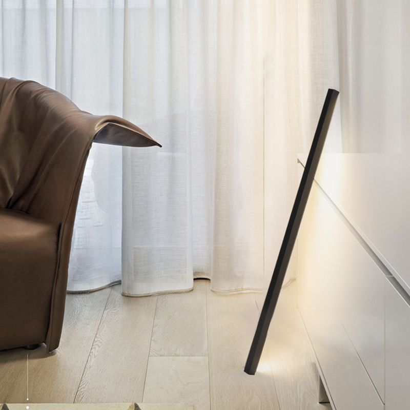 Edge Minimalist Linear Metal Floor Lamp, Black/Gold, Living Room - Lumpaz