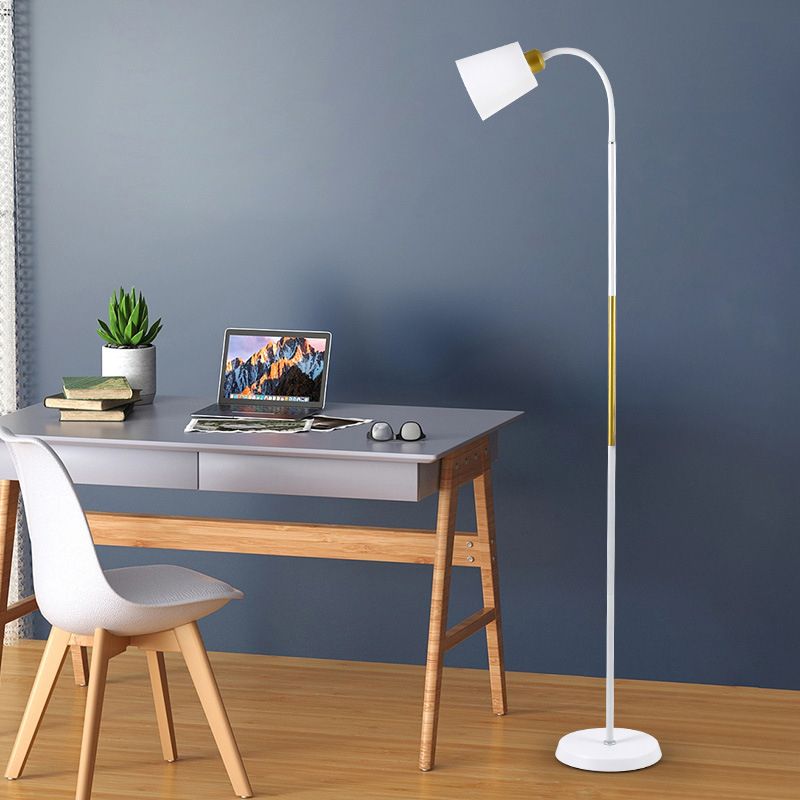 Morandi Modern Simple Floor Lamp, Metal, Black/White - Lumpaz