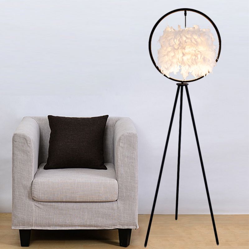 O'Moore Elegant Feather Ring Tripod Floor Lamp, Black/Gold - Lumpaz