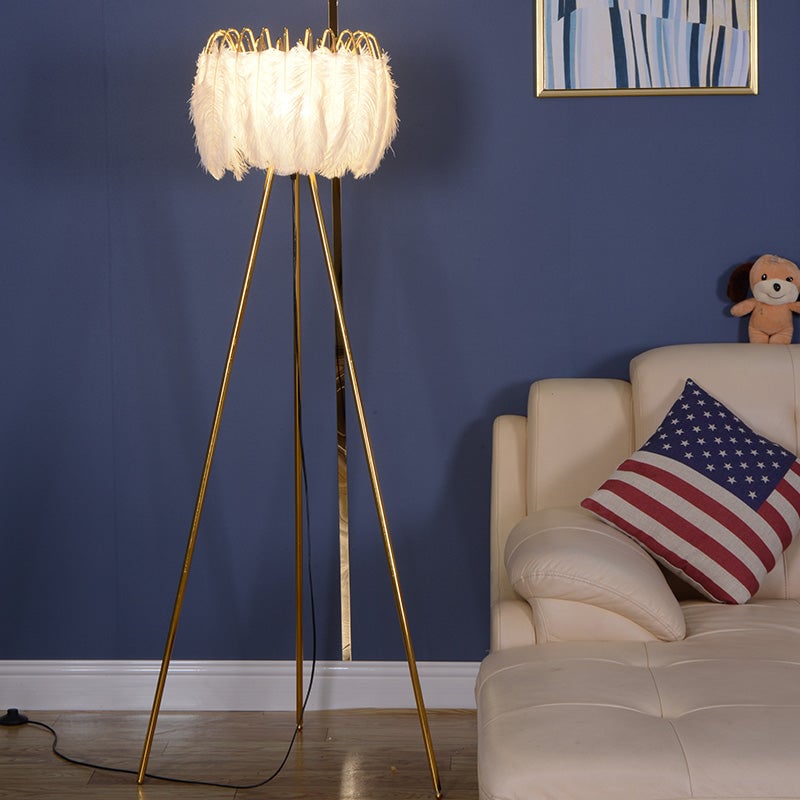 O'Moore Artistic Tripod Feather Floor Lamp, White - Lumpaz