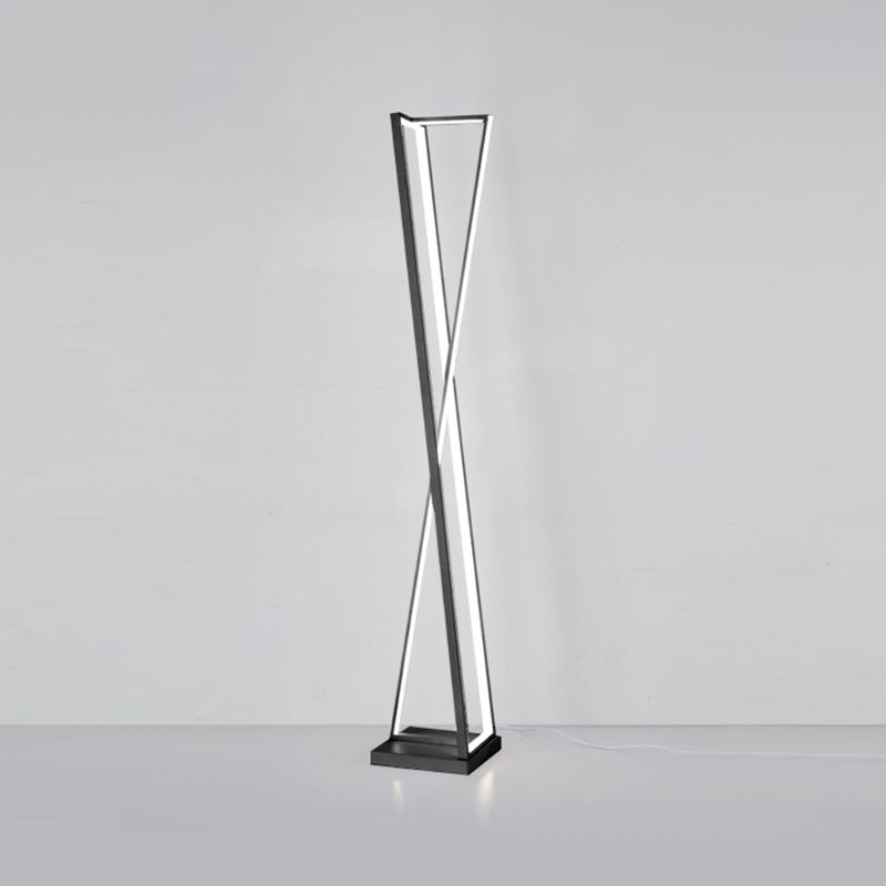 Edge Linear Triangle Floor Lamp, Metal, Black/White - Lumpaz