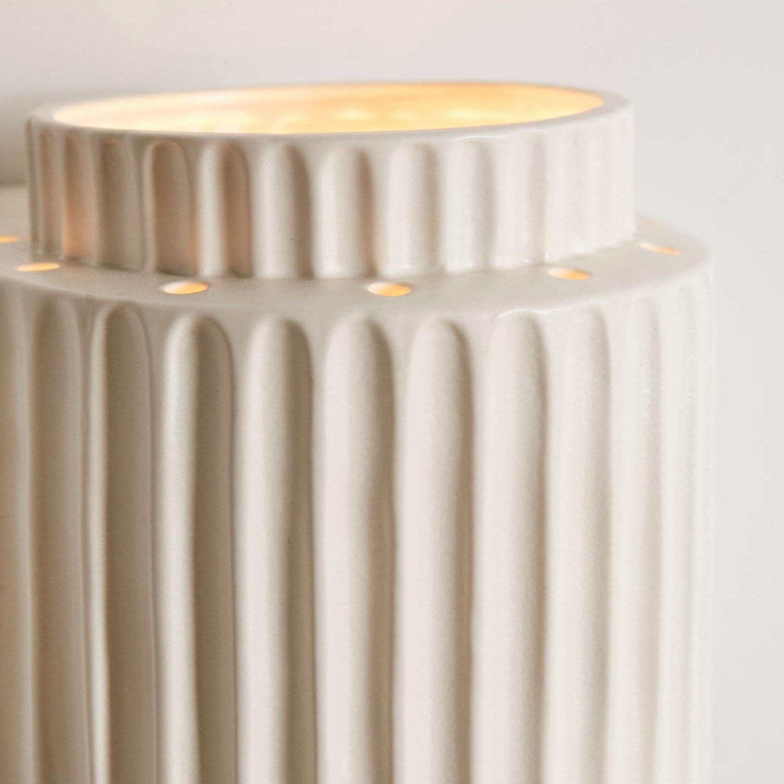 Vintage Cylindrique Resin Flush Mount Wall Lamp, White Bedroom/Living Room - Lumpaz