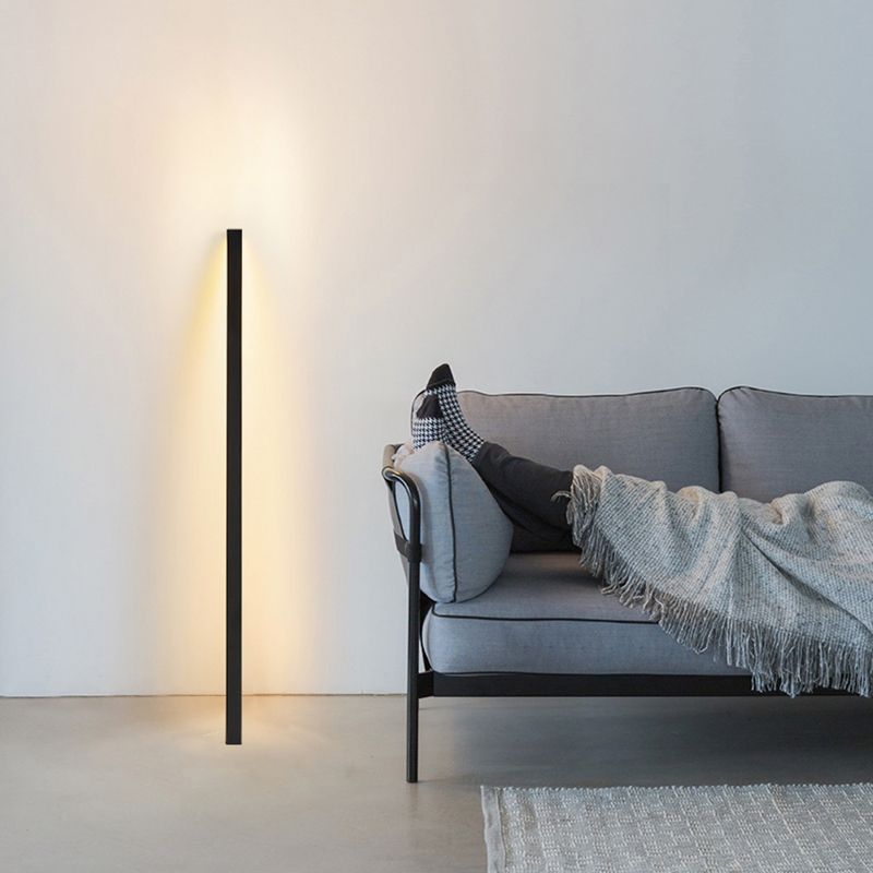 Edge Minimalist Linear Metal Floor Lamp, Black/Gold, Living Room - Lumpaz
