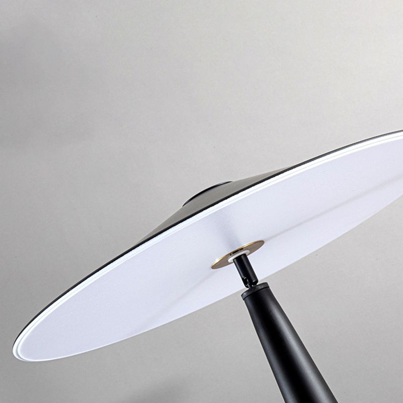Salgado Modern Saucer Shaped Metal Floor Lamp, Black - Lumpaz