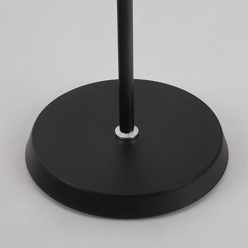 Morandi Modern Simple Floor Lamp, Metal, Black/White - Lumpaz