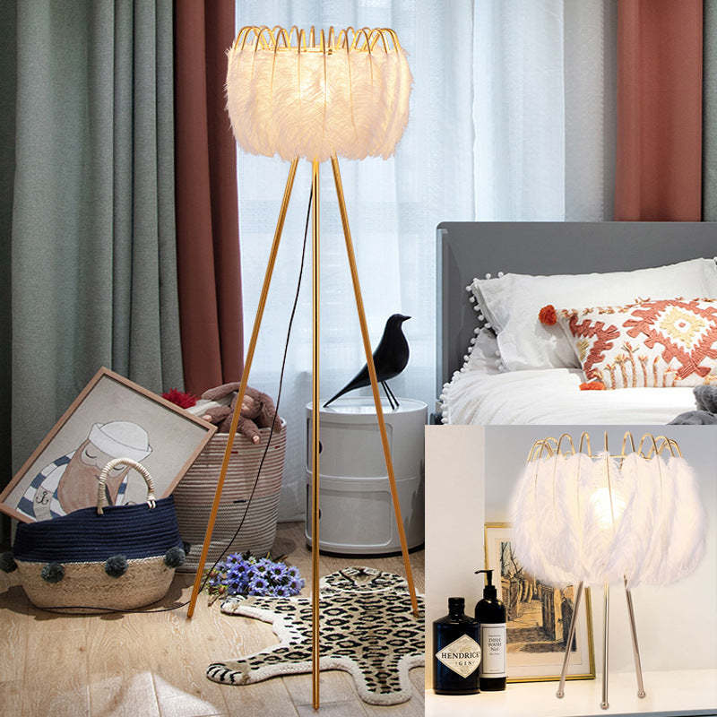 O'Moore Artistic Tripod Feather Floor Lamp, White - Lumpaz