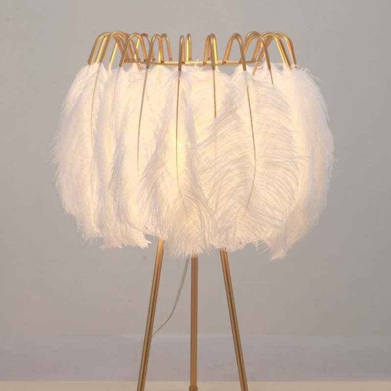 O'Moore Artistic Tripod Feather Floor Lamp, White - Lumpaz