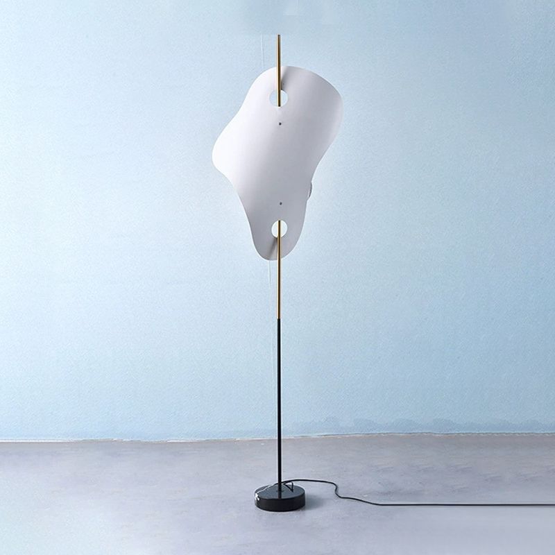 Salgado Modern Irregular Double Head Metal Floor Lamp, White - Lumpaz