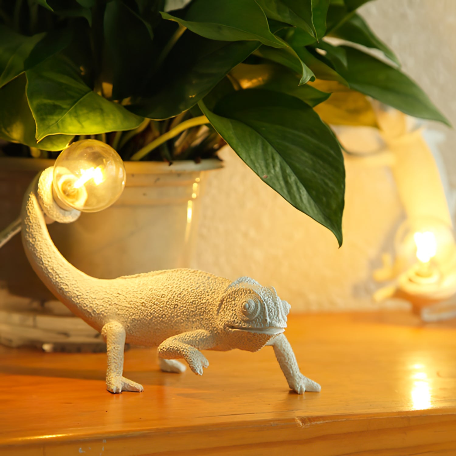 Chameleon Table Lamp - Lumpaz