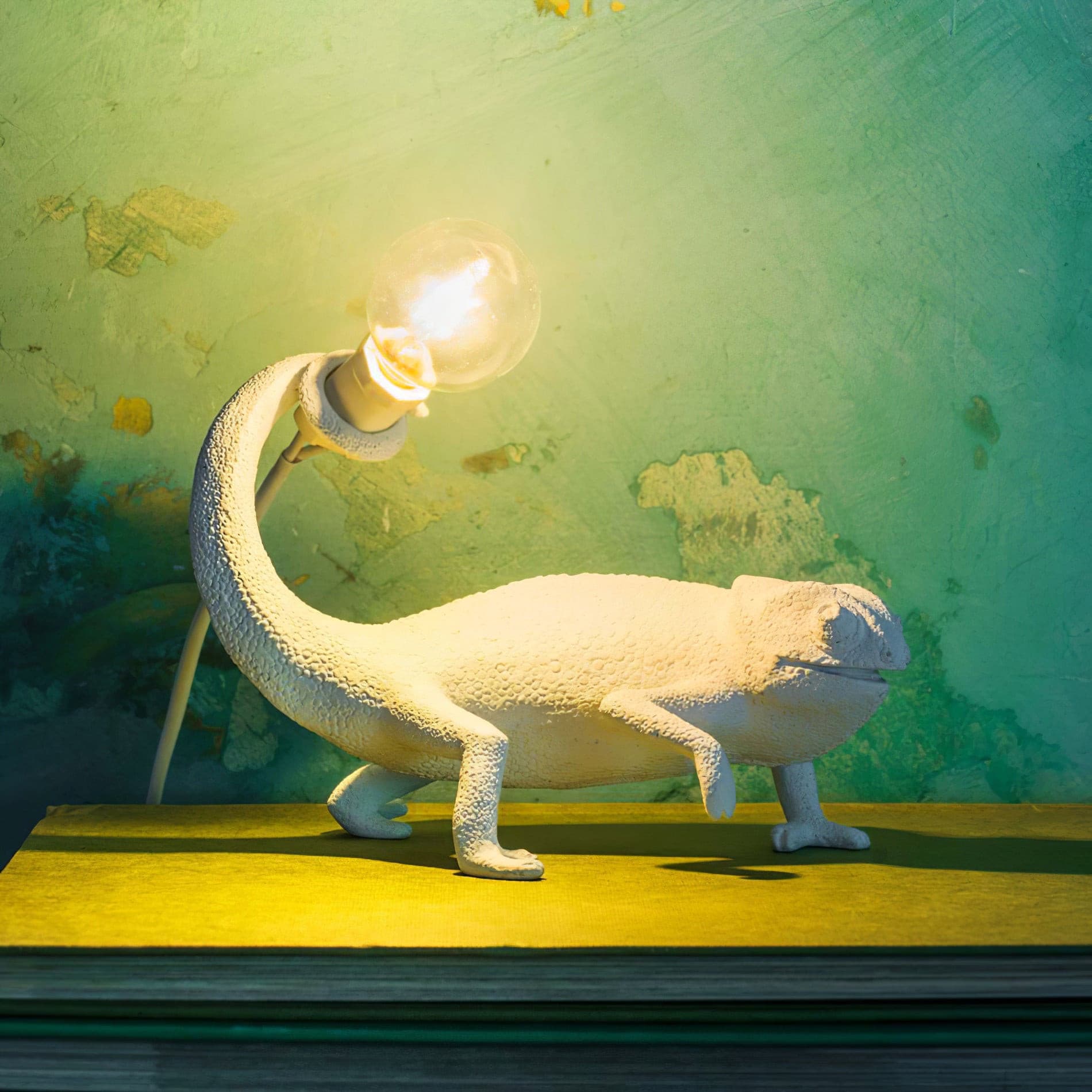 Chameleon Table Lamp - Lumpaz