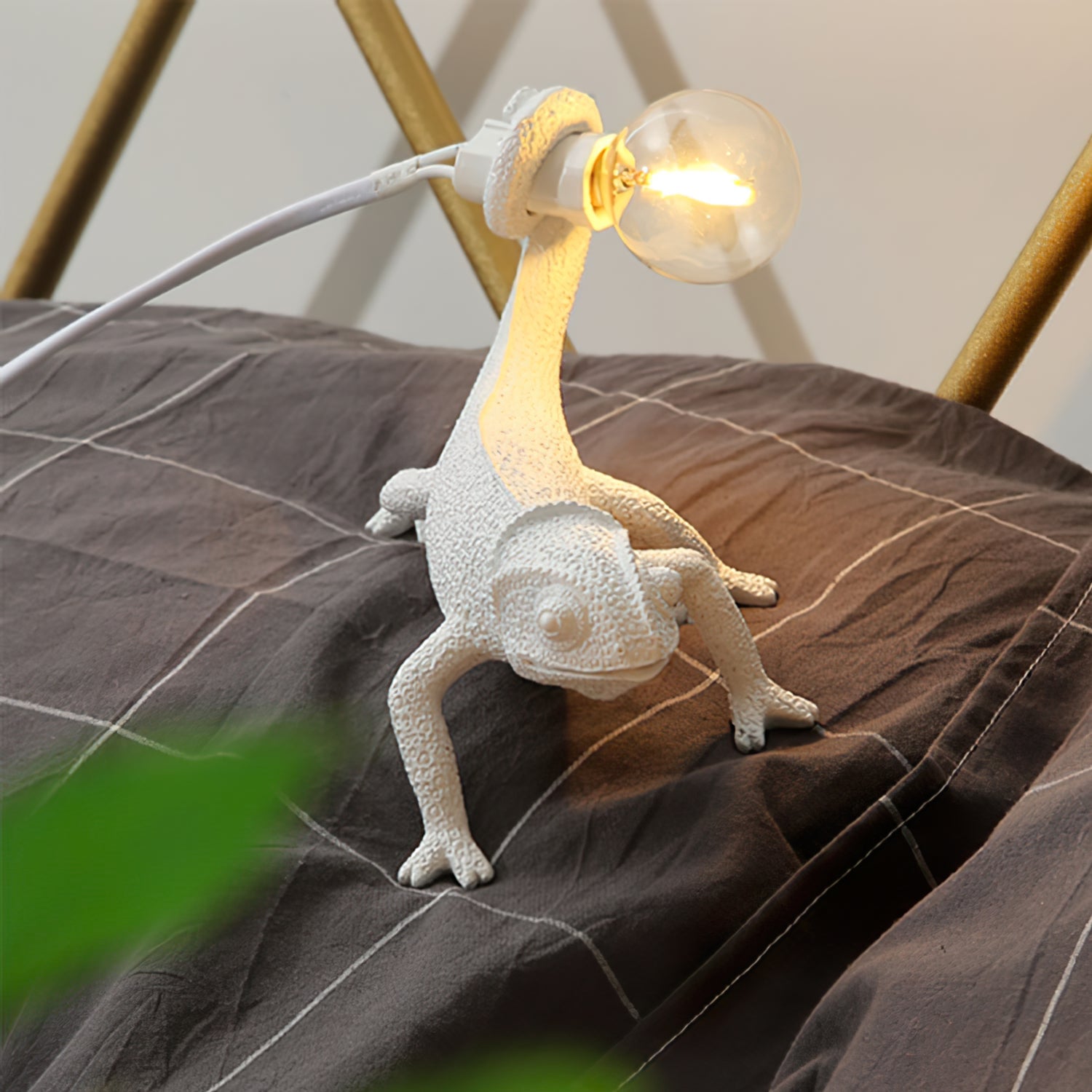 Chameleon Table Lamp - Lumpaz