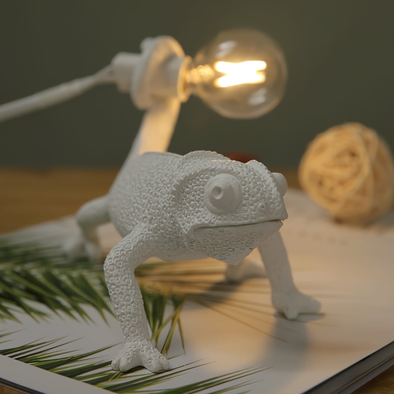 Chameleon Table Lamp - Lumpaz