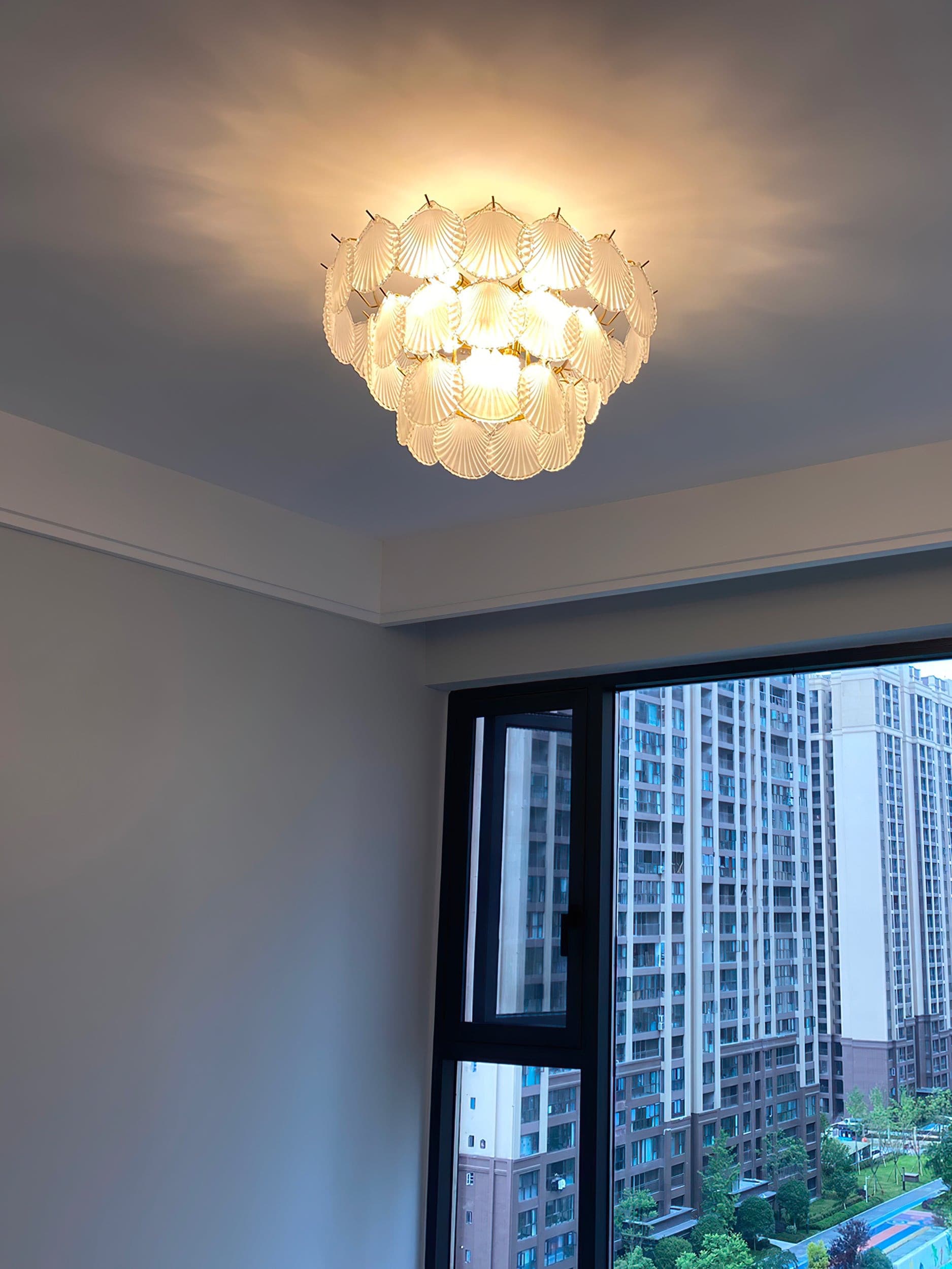 Shell Glass Chandelier - Lumpaz