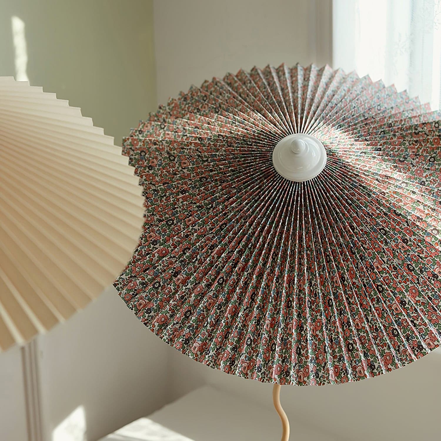 Wiggly Pleated Table Lamp - Lumpaz