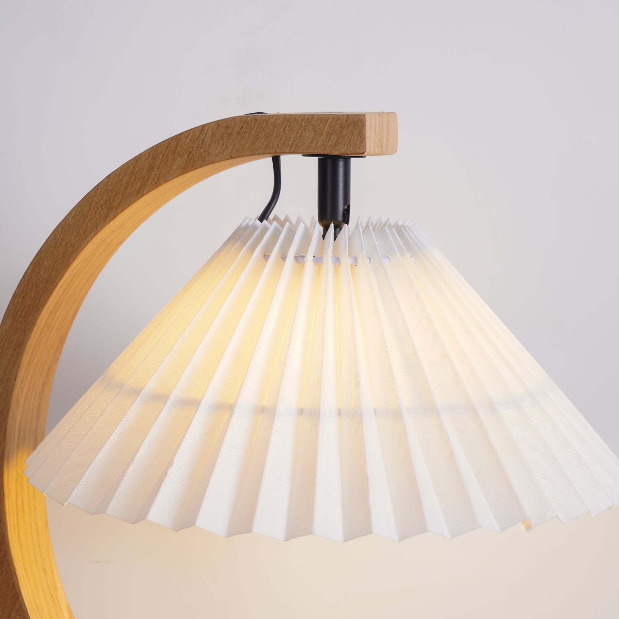 Caprani Wooden Table Lamp - Lumpaz