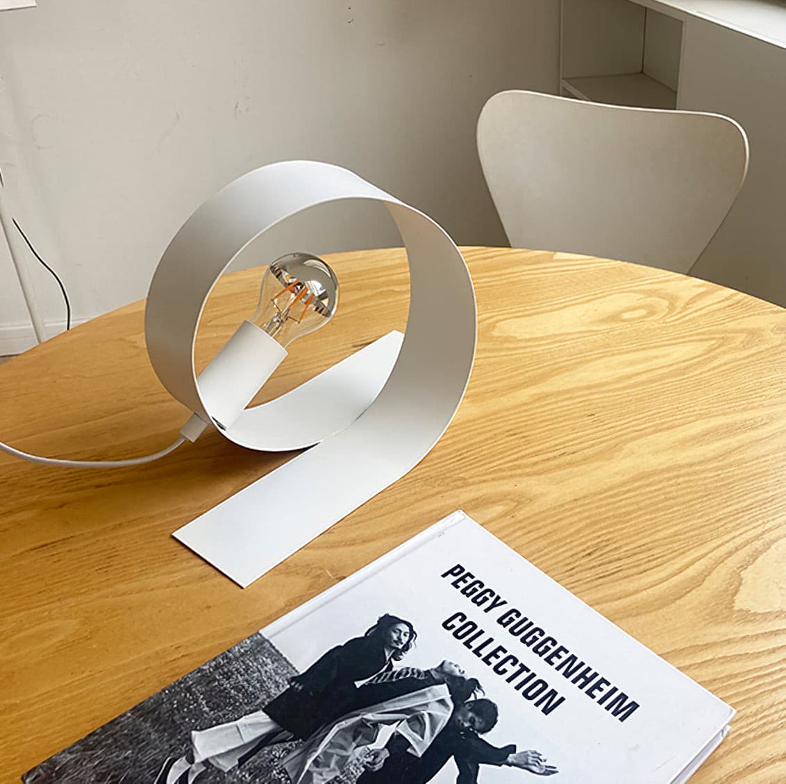Looping Table Lamp - Lumpaz