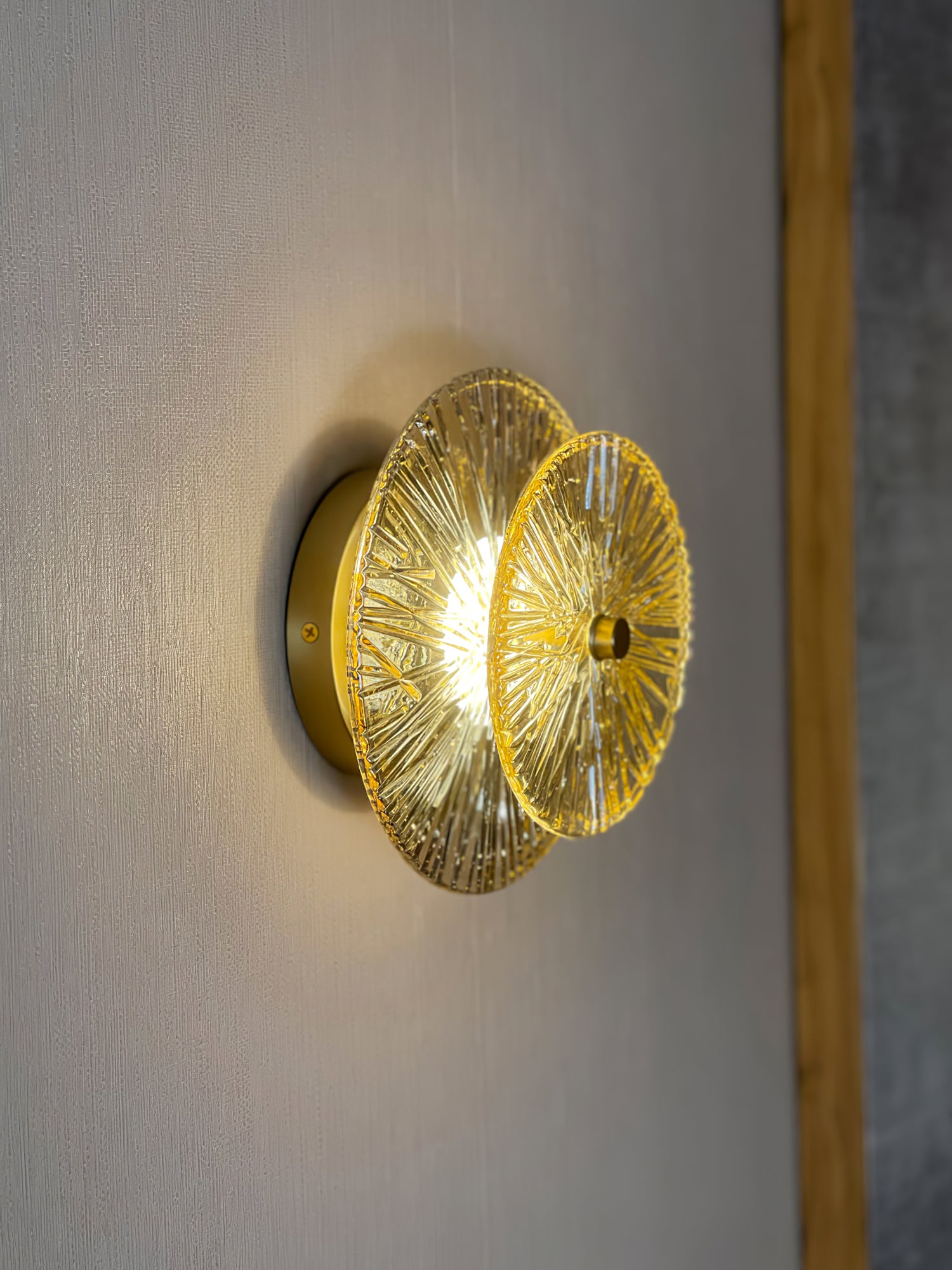 Round Crystal Wall Lamp - Lumpaz